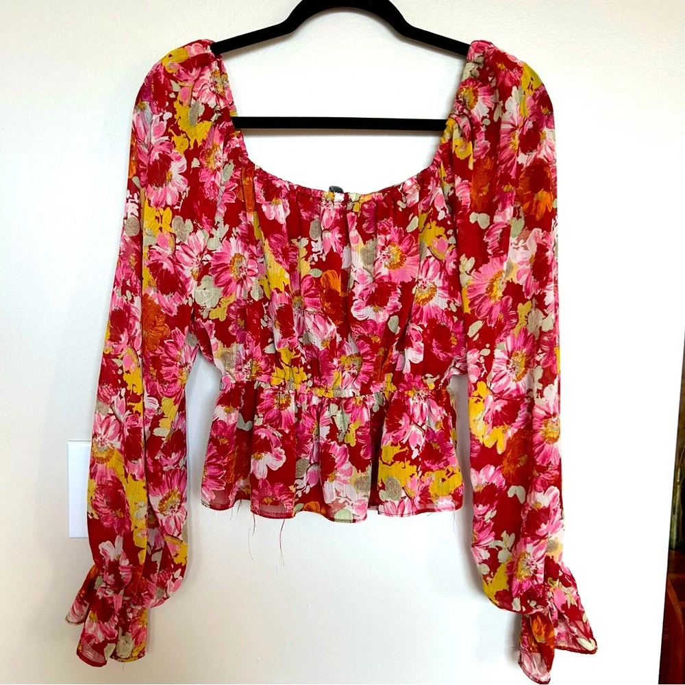 Floral Patterned Wayf Top - Picture 2 of 6